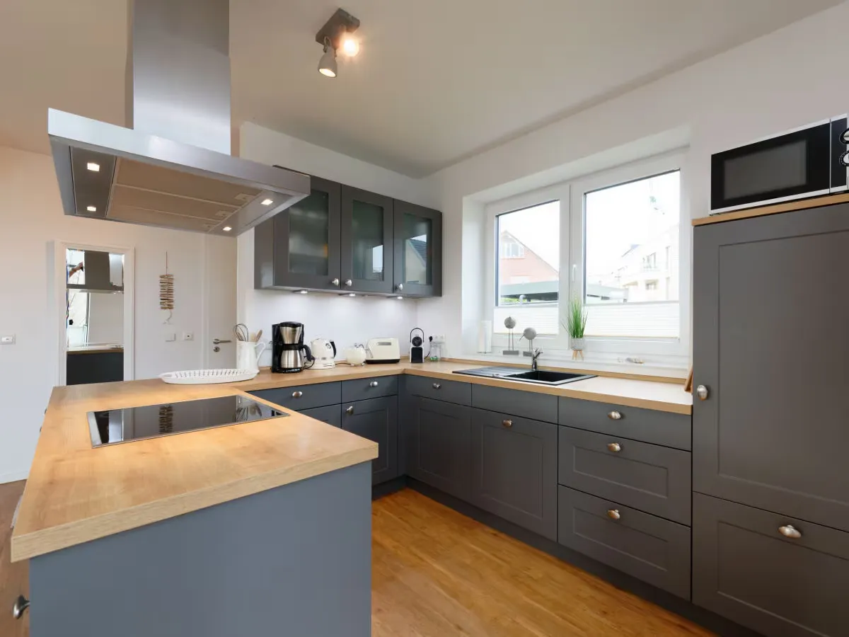 Weitwinkelaufnahme der Küche im Traumhuus.